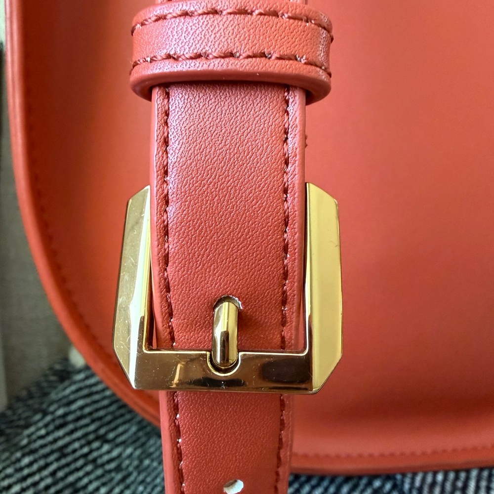🆕 Charles & Keith Curved Edge‎ Tote Bag Burnt Orange Handbag - Picture 8 of 13